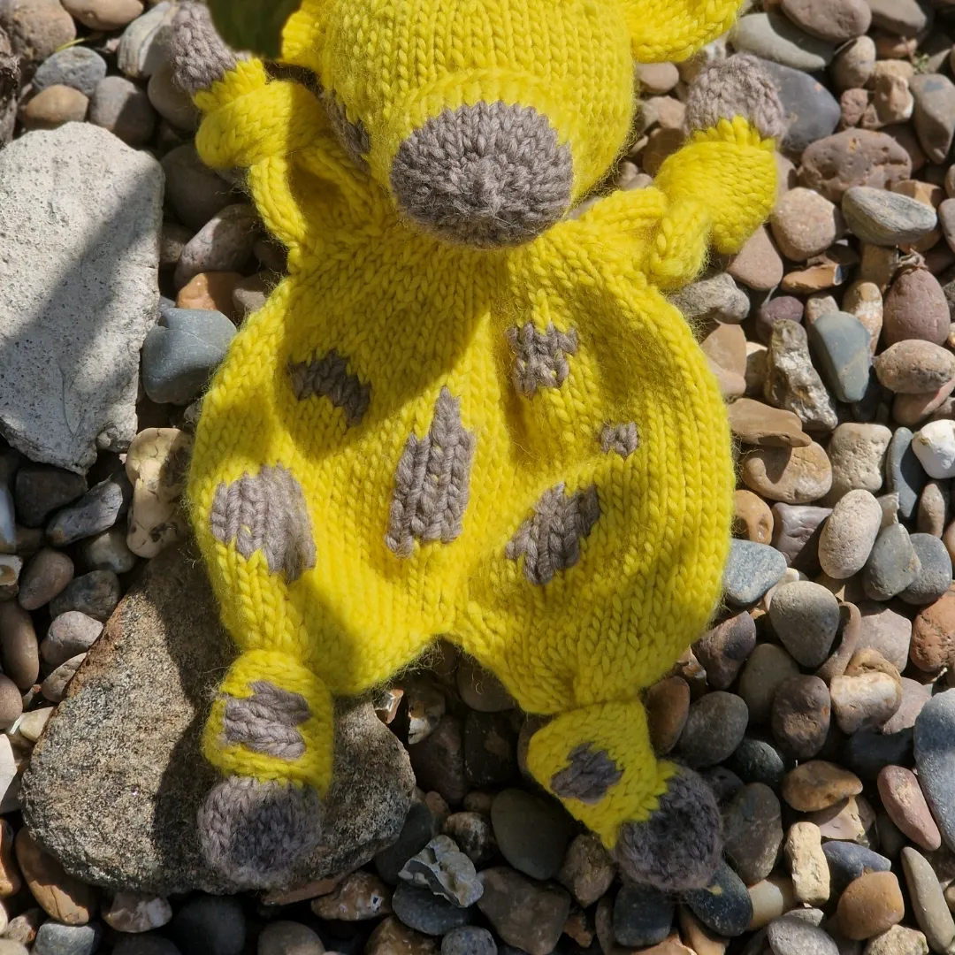 Giraff kosebamse