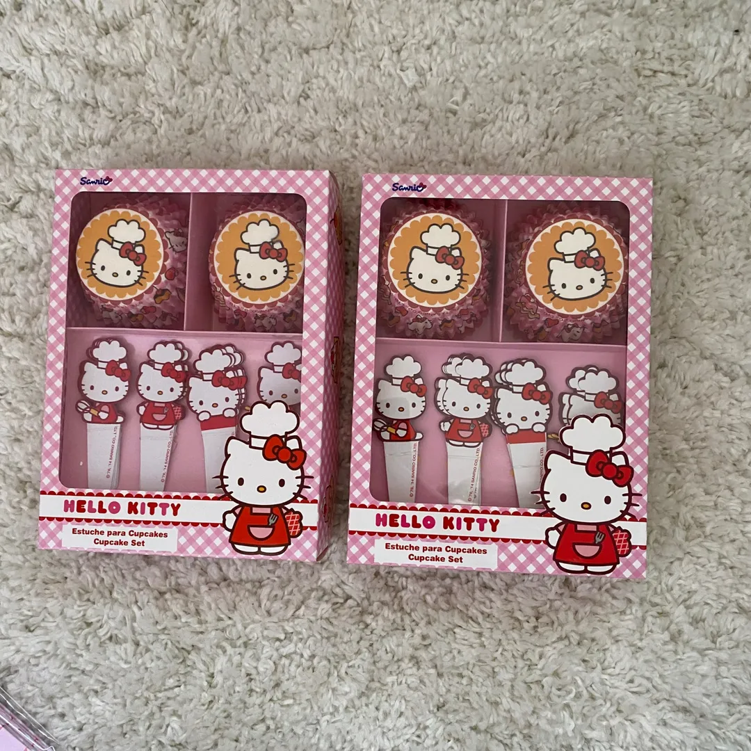 Hello kitty cupcake