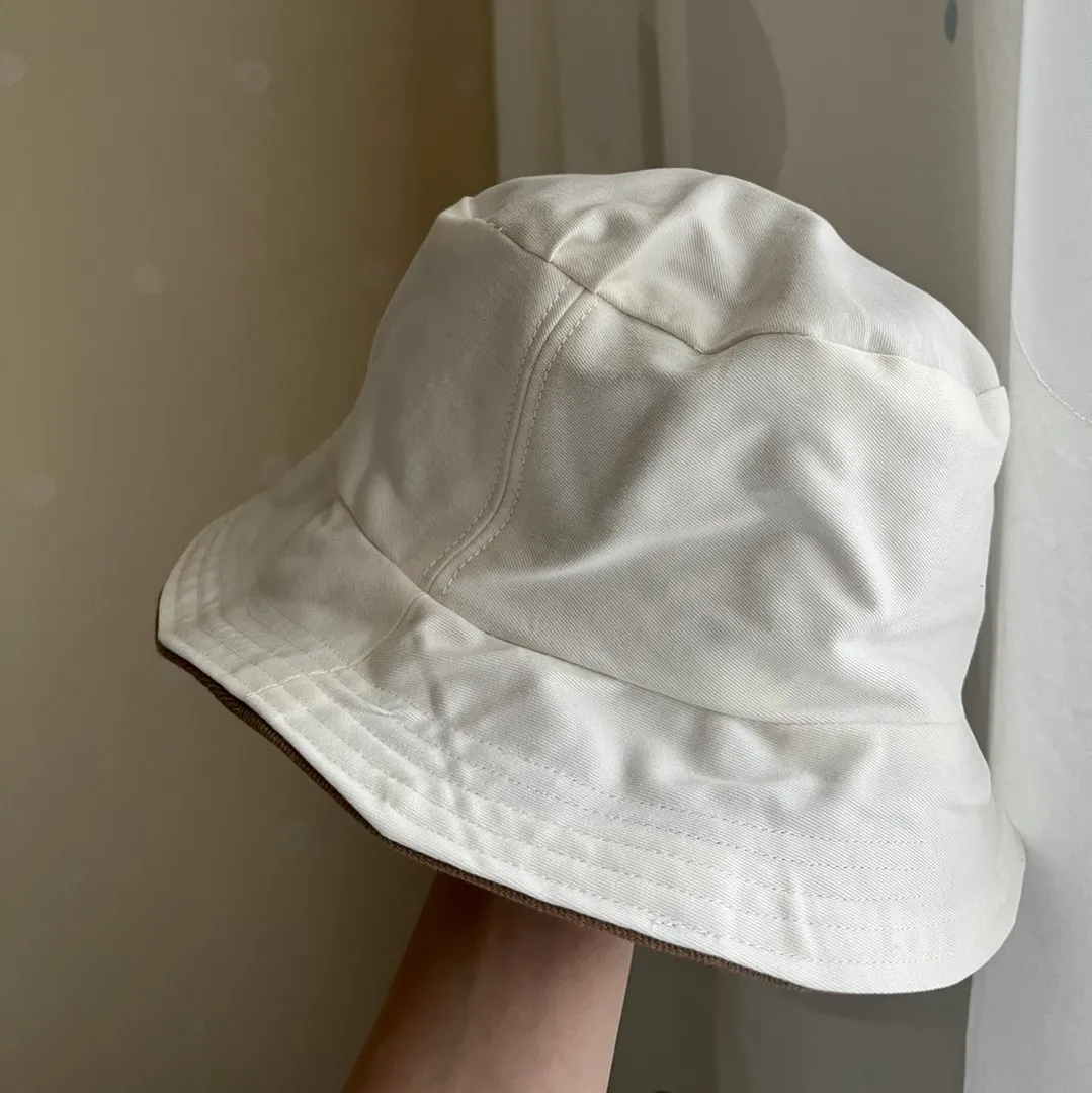 Bucket hat