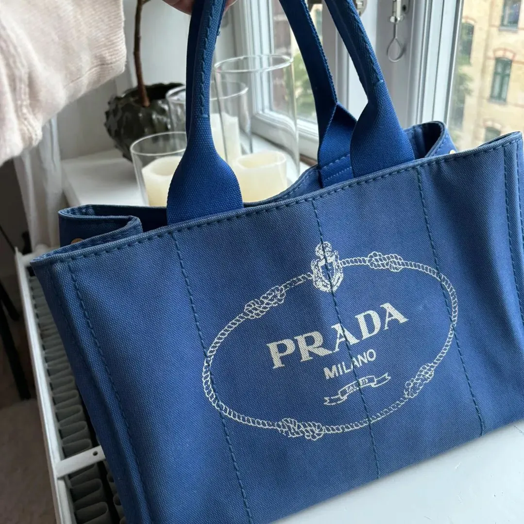 Prada Canapa