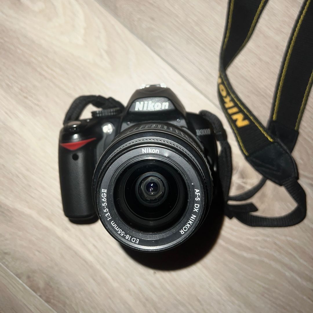 Nikon D3000