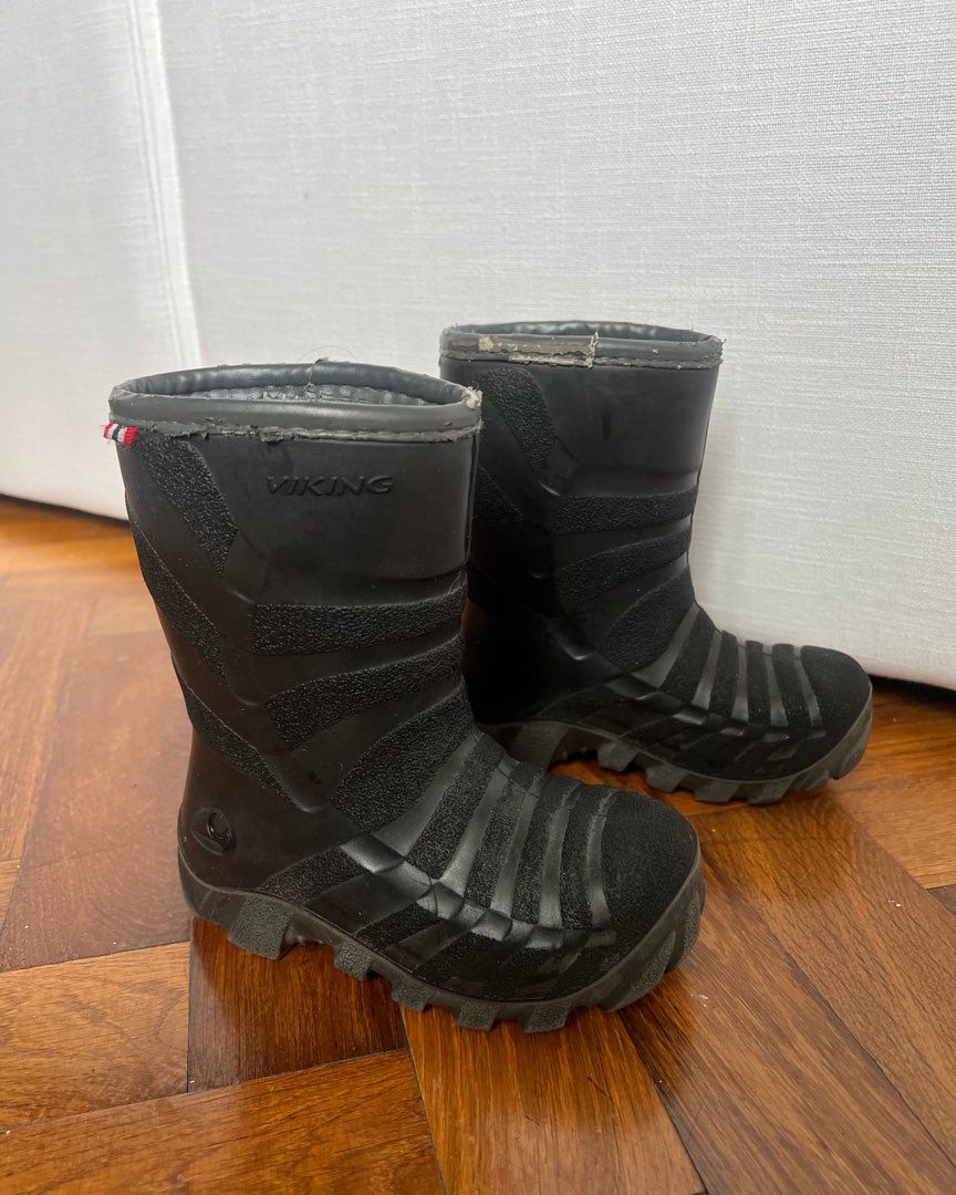 Viking boots