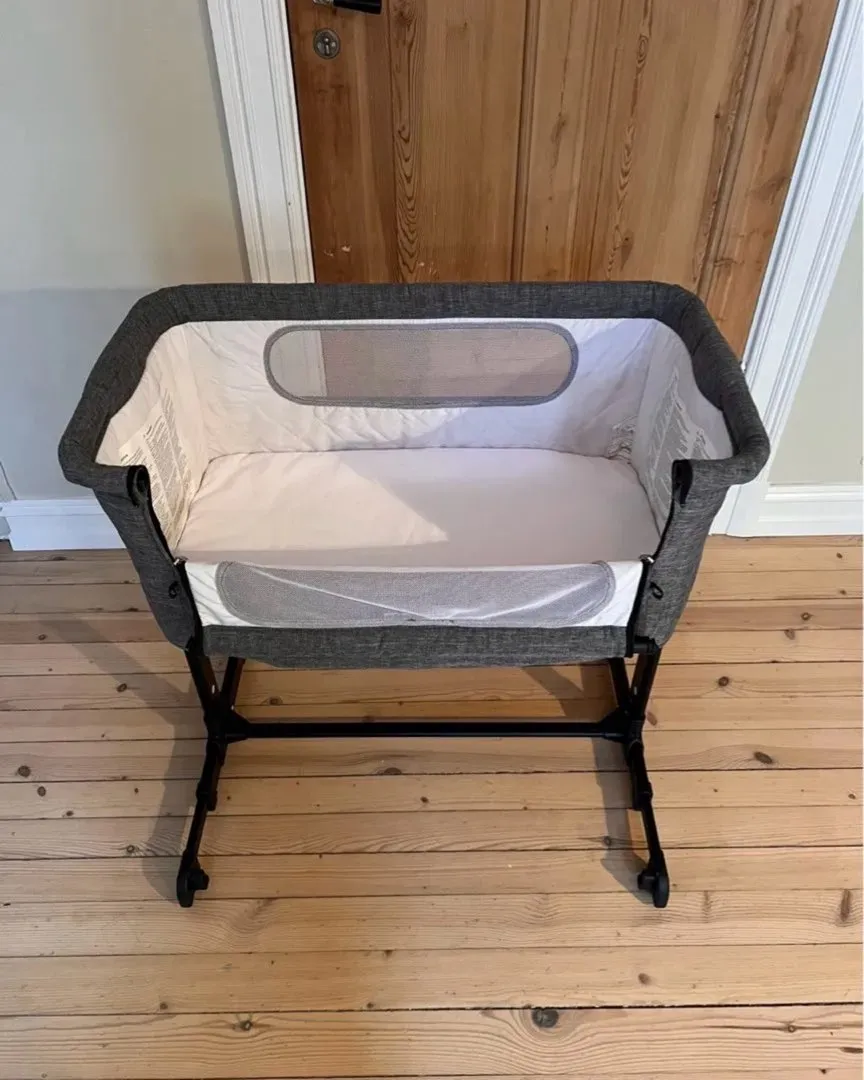 Moweo bedside crib