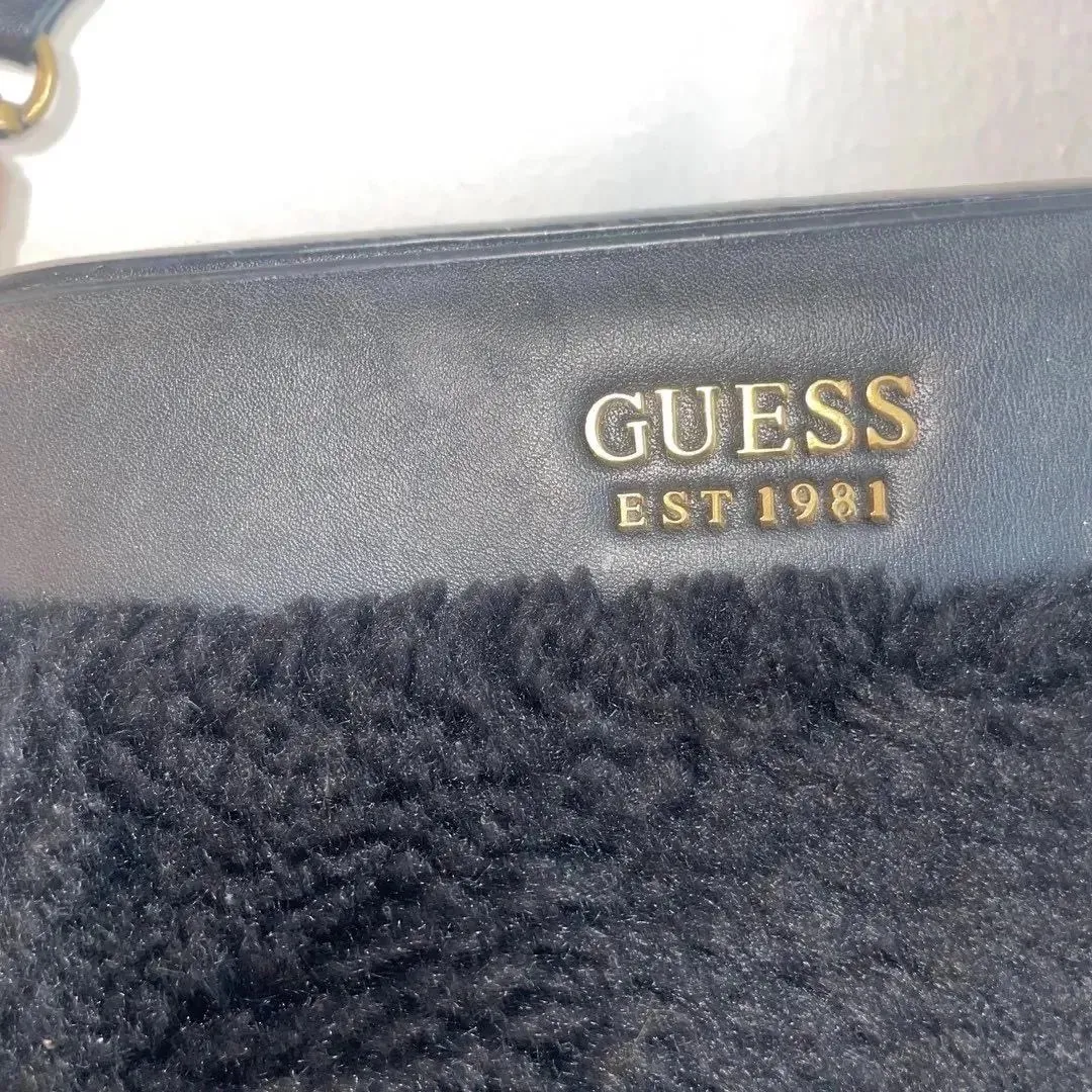 Guess laukku