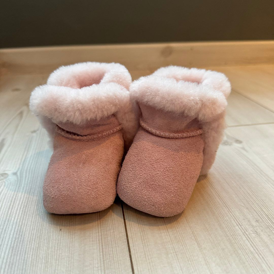 Rosa ugg