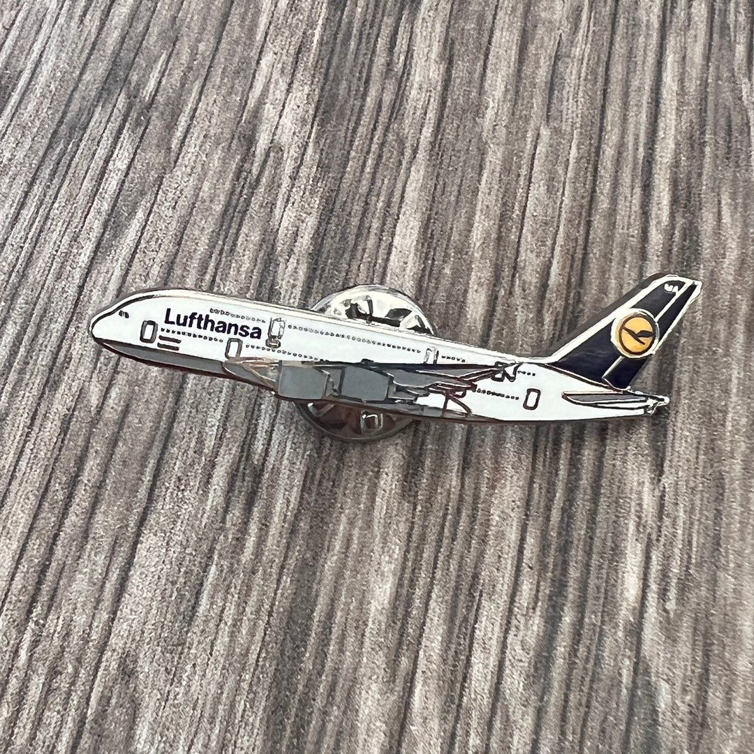 Lufthansa Pin