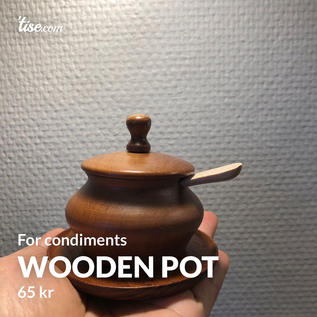 Wooden pot