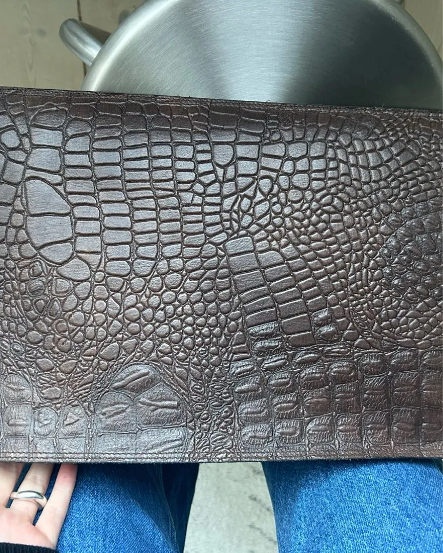 Croco clutch