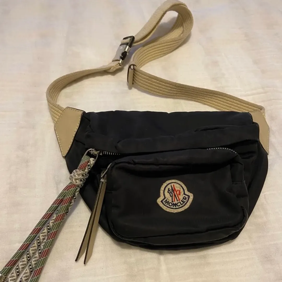 Moncler bæltetaske