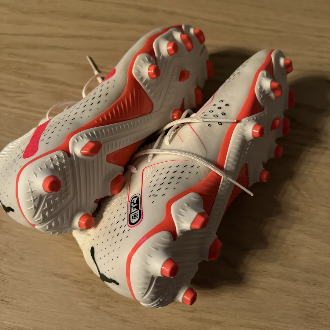 Puma fotballsko 38