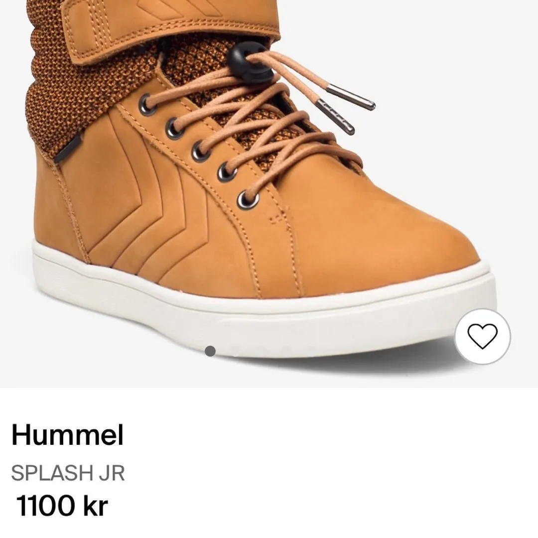 Hummel sneakers