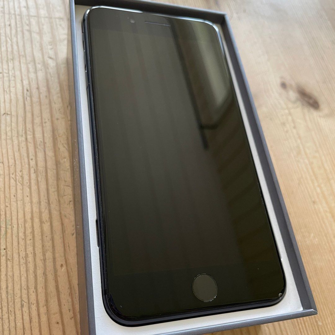 iPhone 8 plus svart