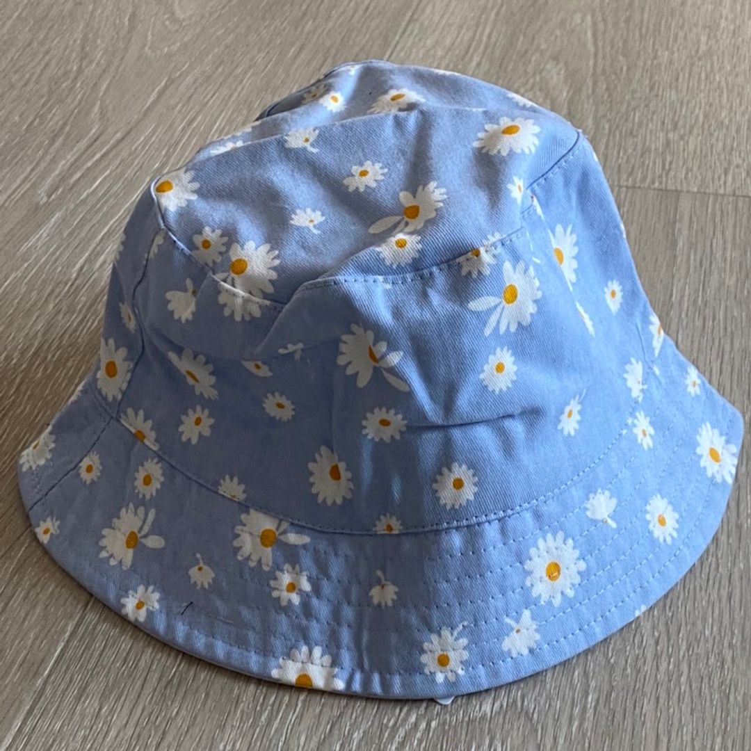 Bucket hat