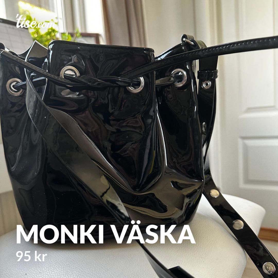 Monki väska