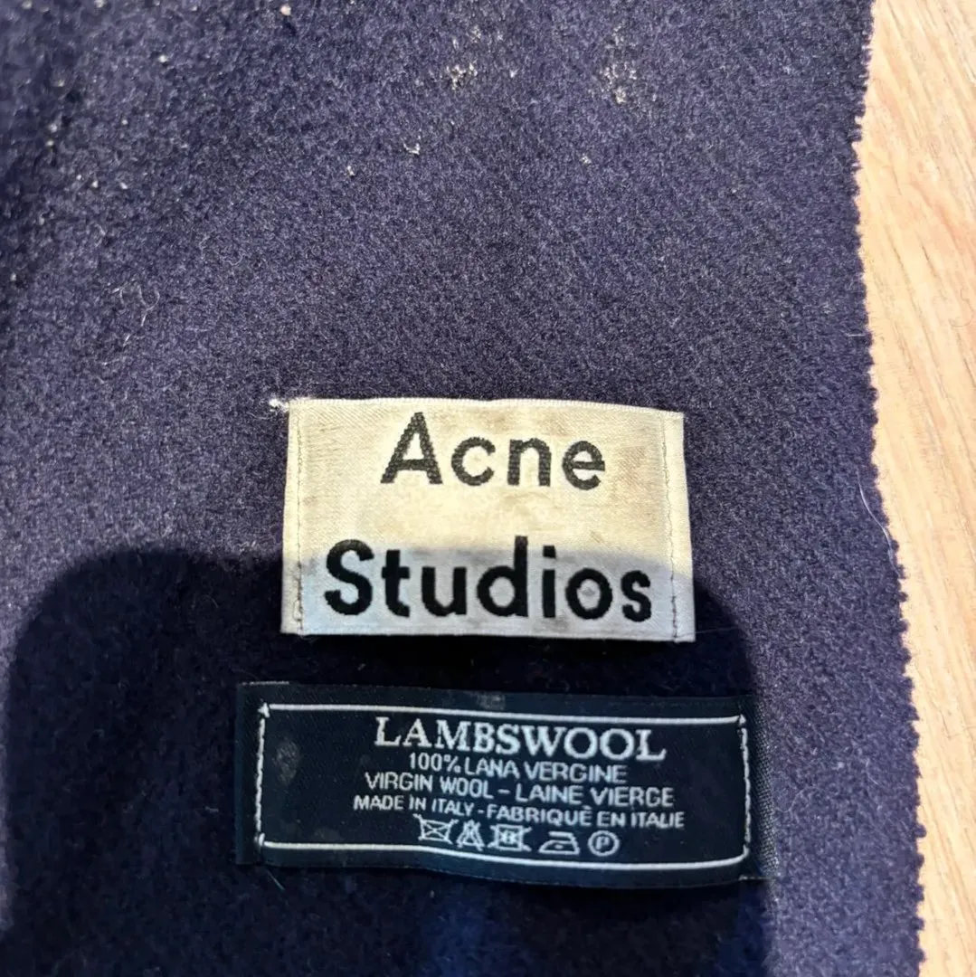 Acne studios skjerf