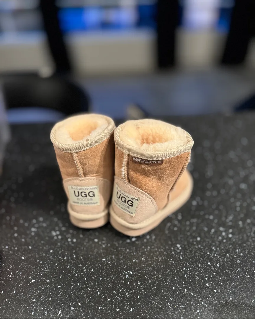 UGG