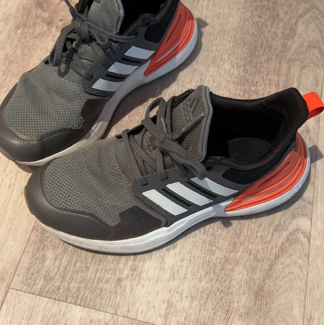 Adidas str 34