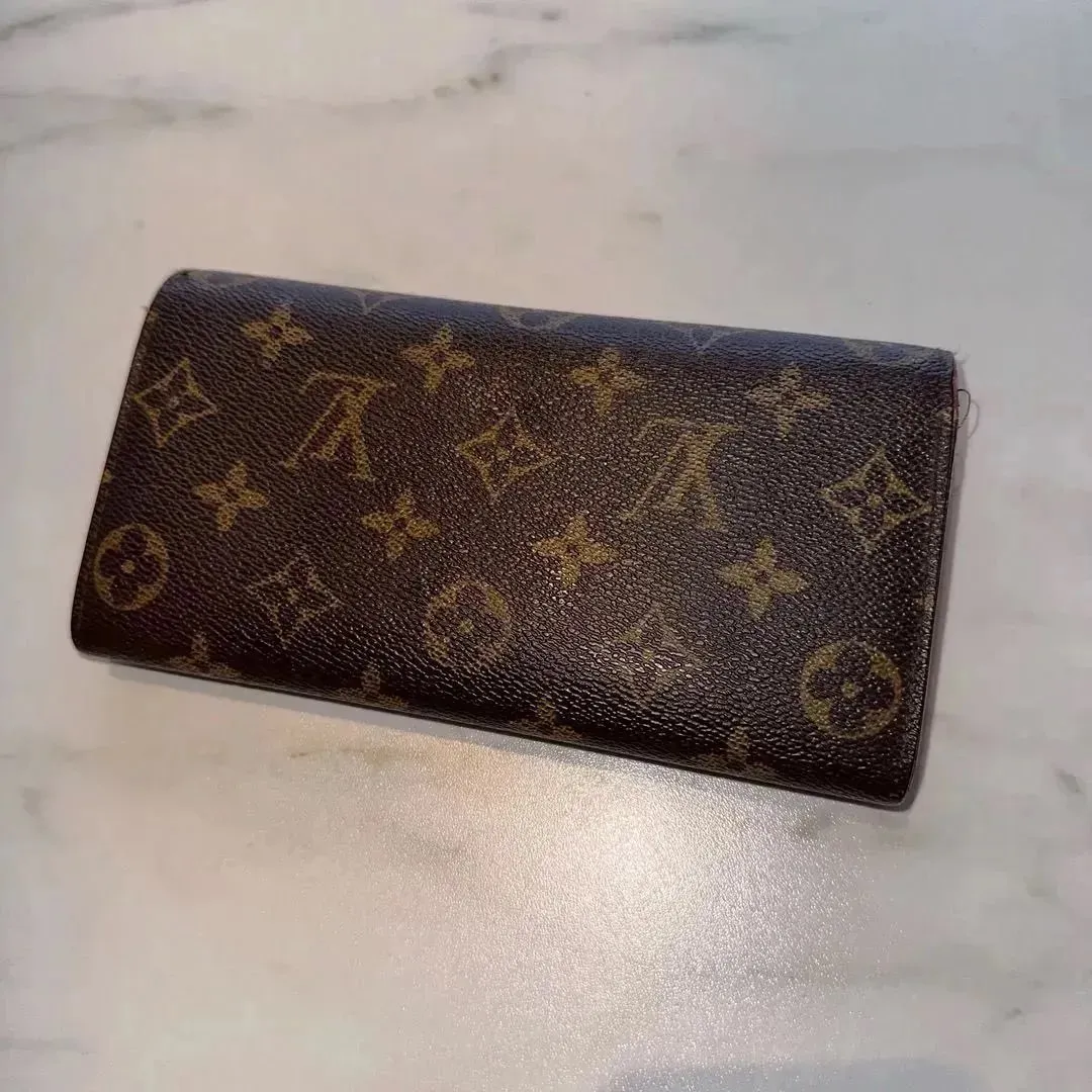 LOUIS VUITTON