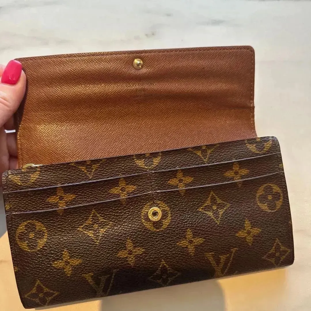 LOUIS VUITTON