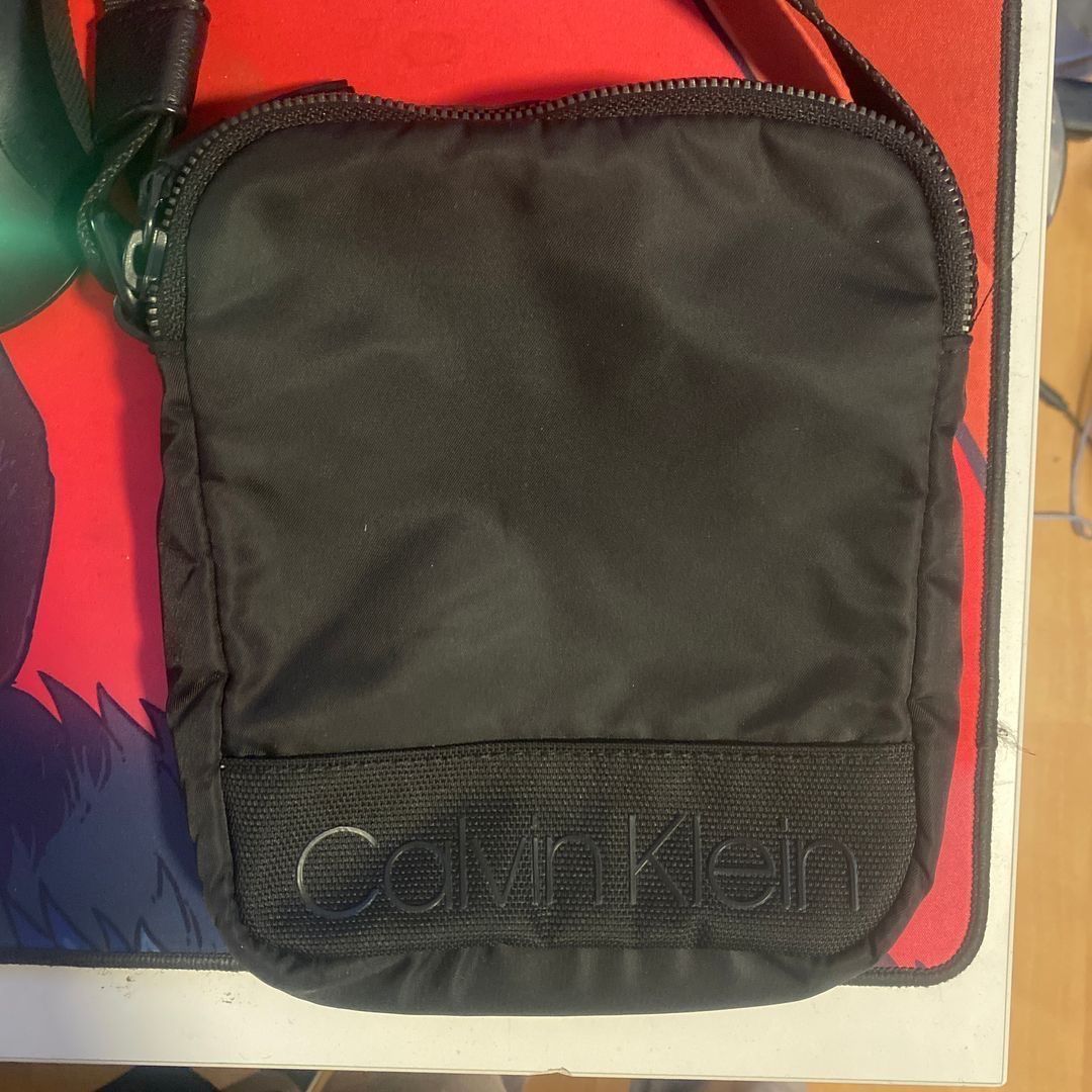 Calvin Klein sidebag