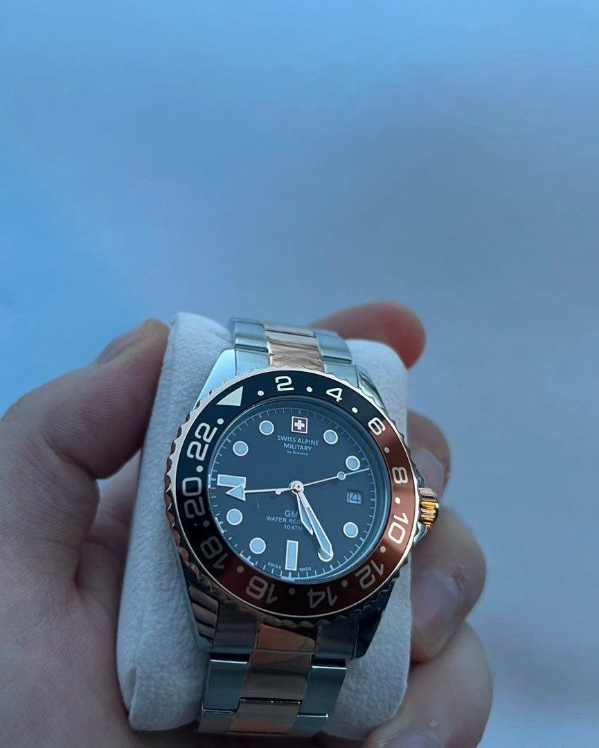 Swiss GMT klokke