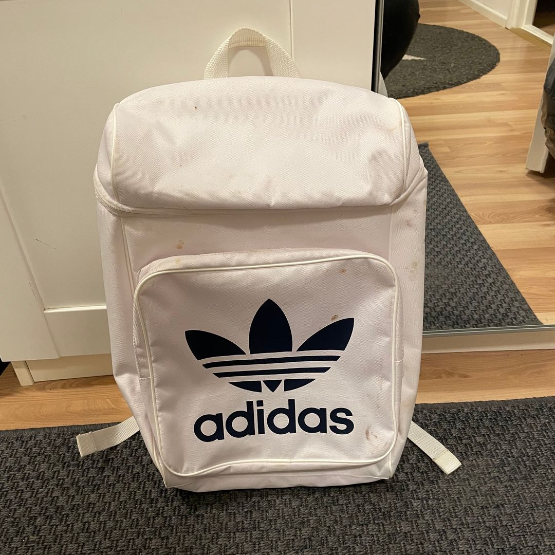 Adidas reppu