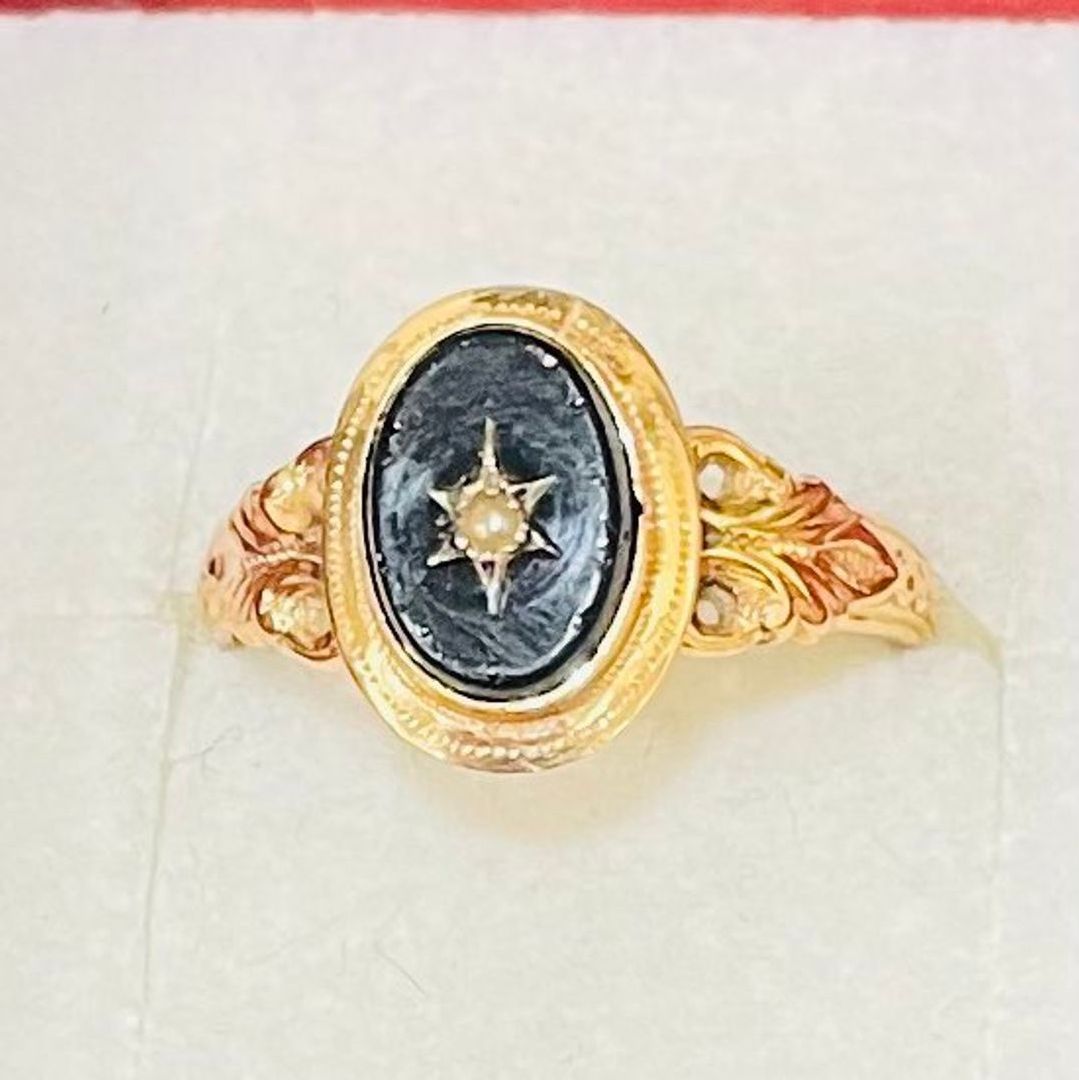 Antique gold ring