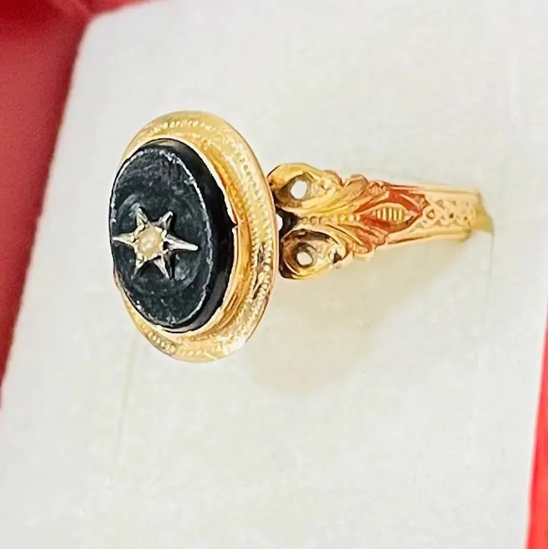 Antique gold ring