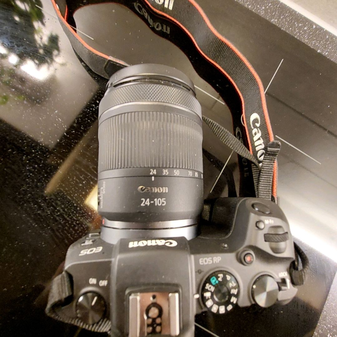 Canon EOS RP + Linse