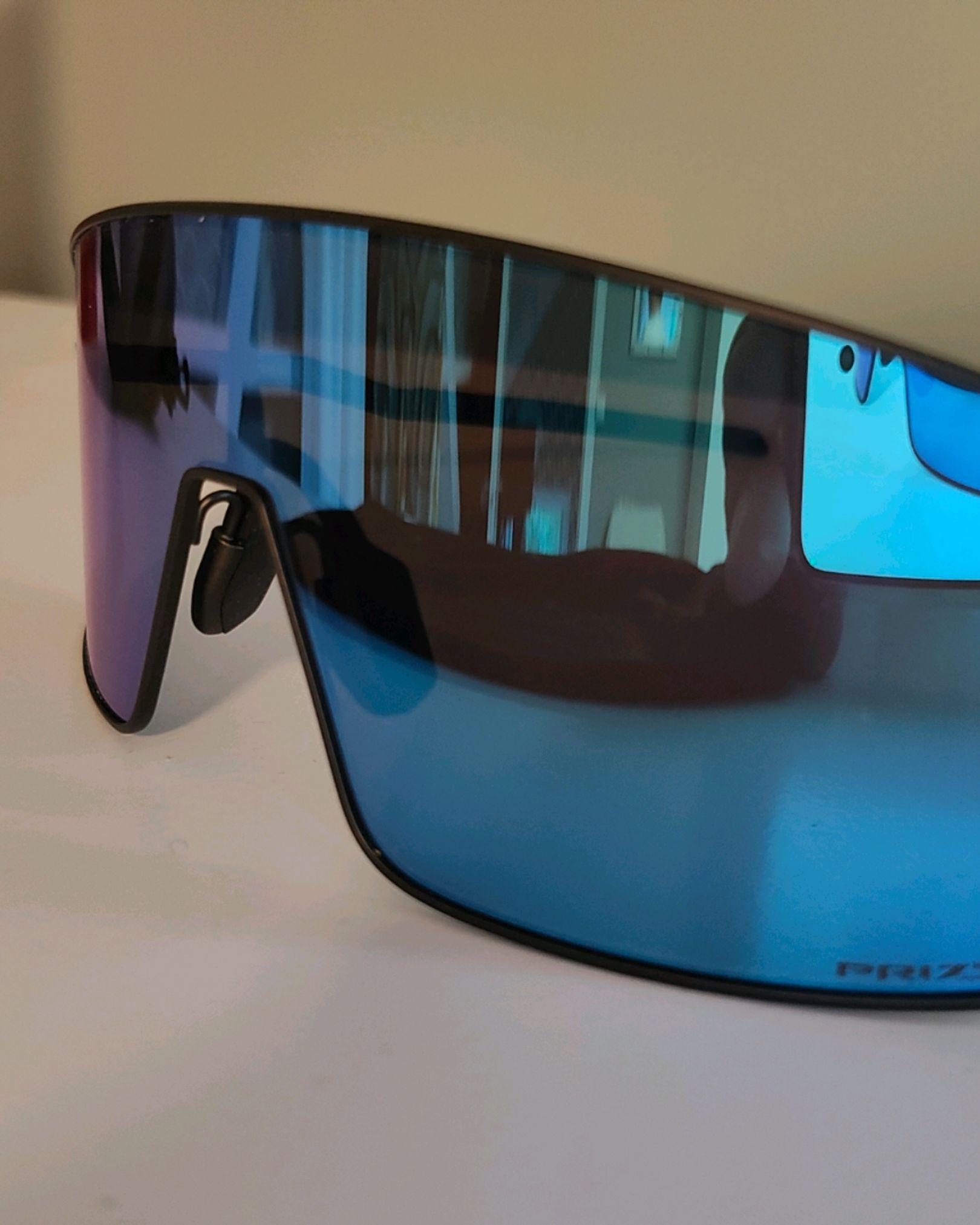 Oakley Sutro NY PRIS