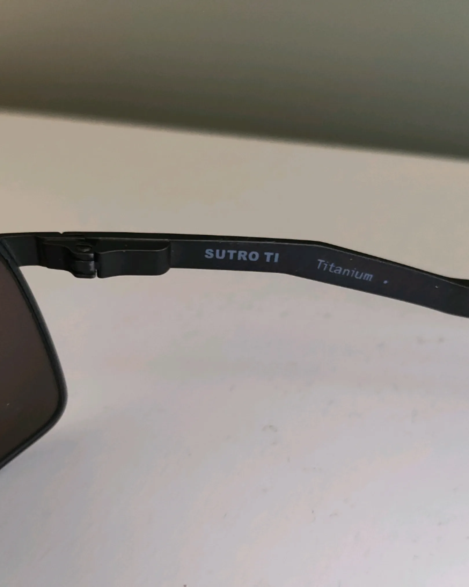 Oakley Sutro NY PRIS