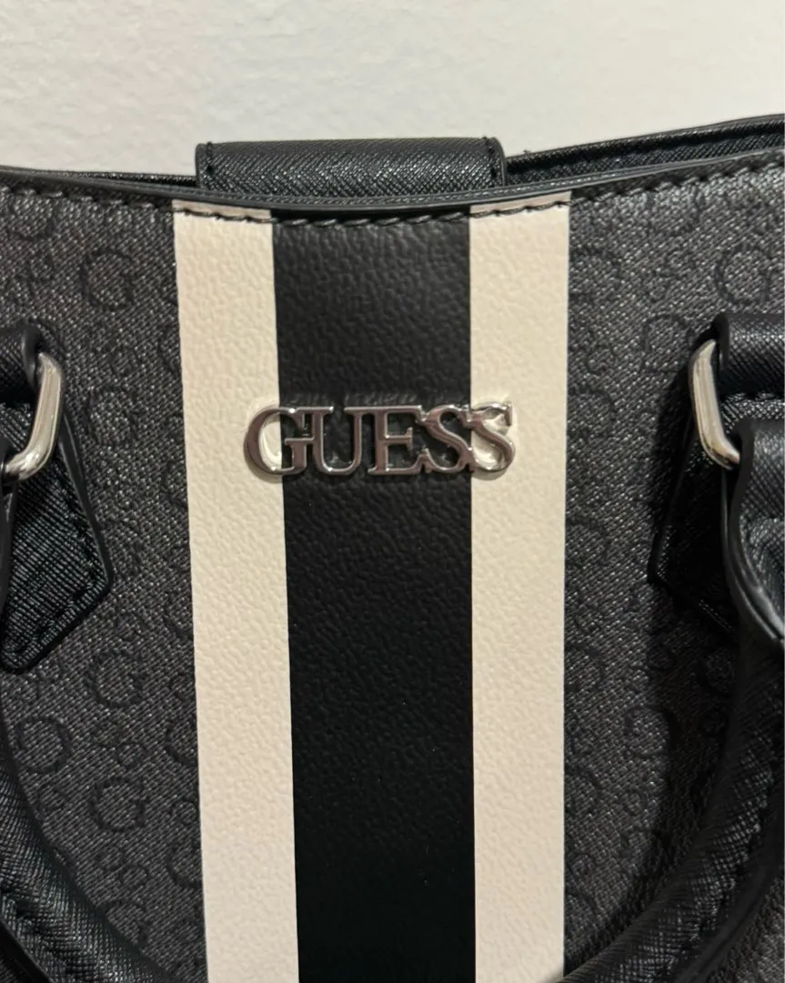 Guess laukku