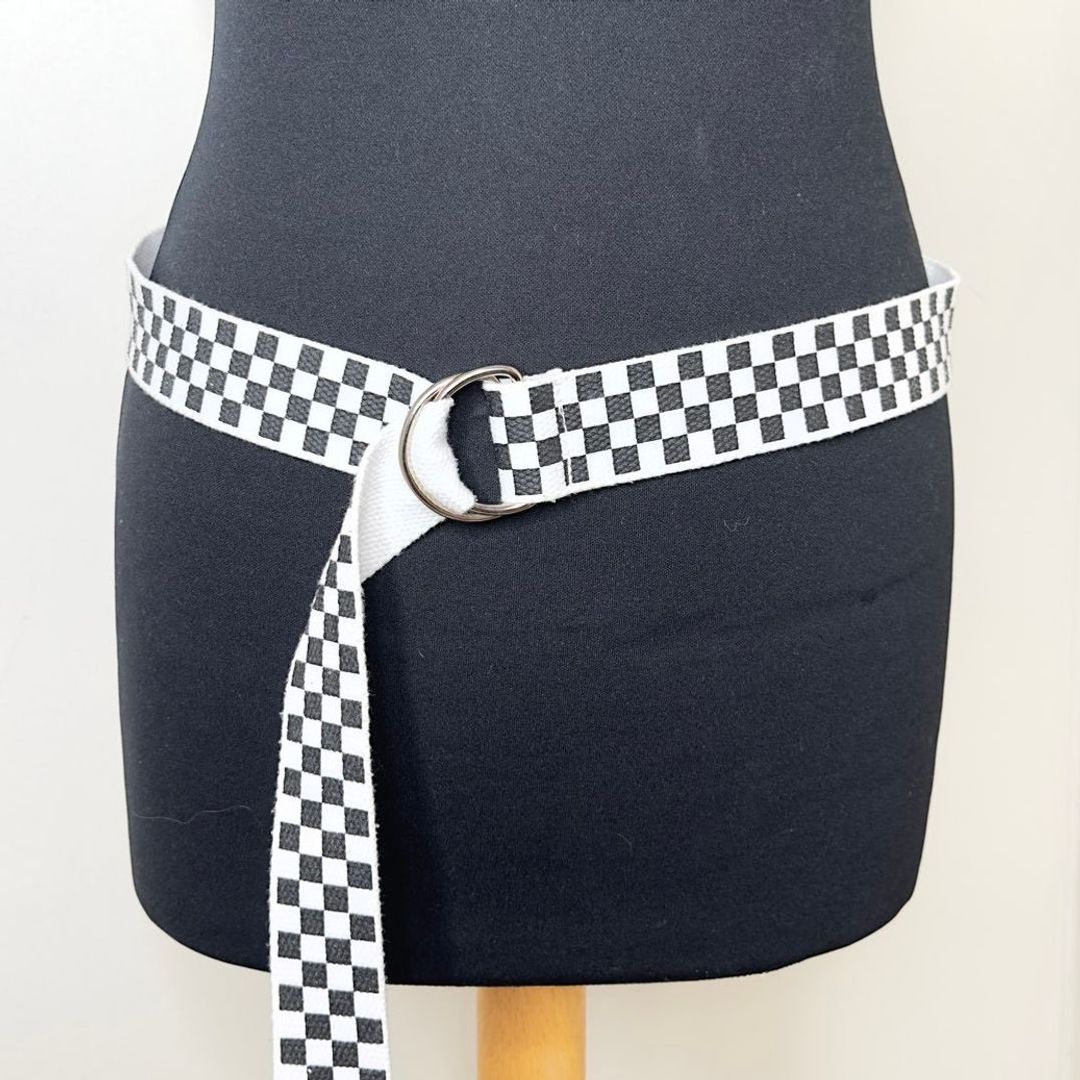 checkered belt