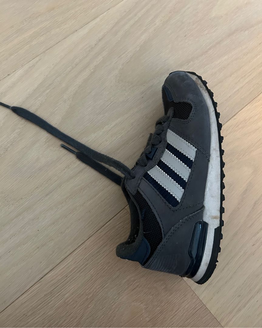 Adidas sko