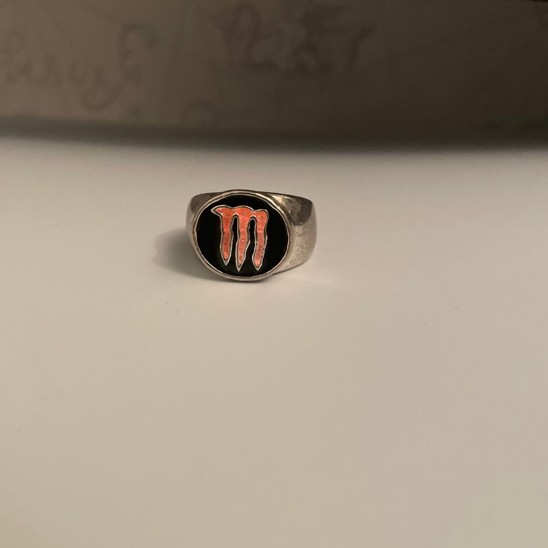 Monster ring