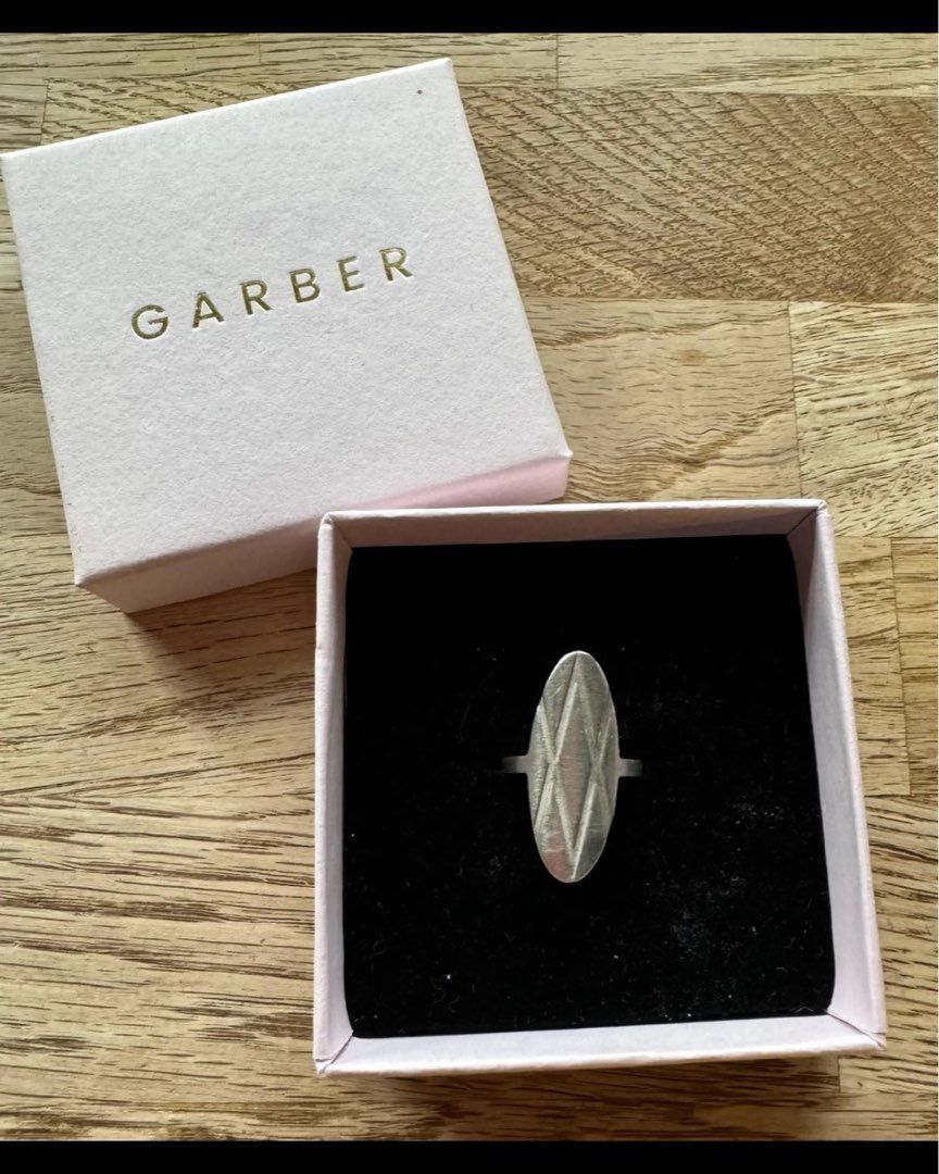 Victoria Garber ring