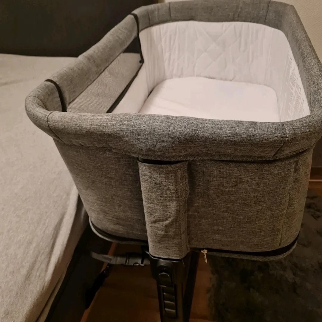 JLY Bedside Crib