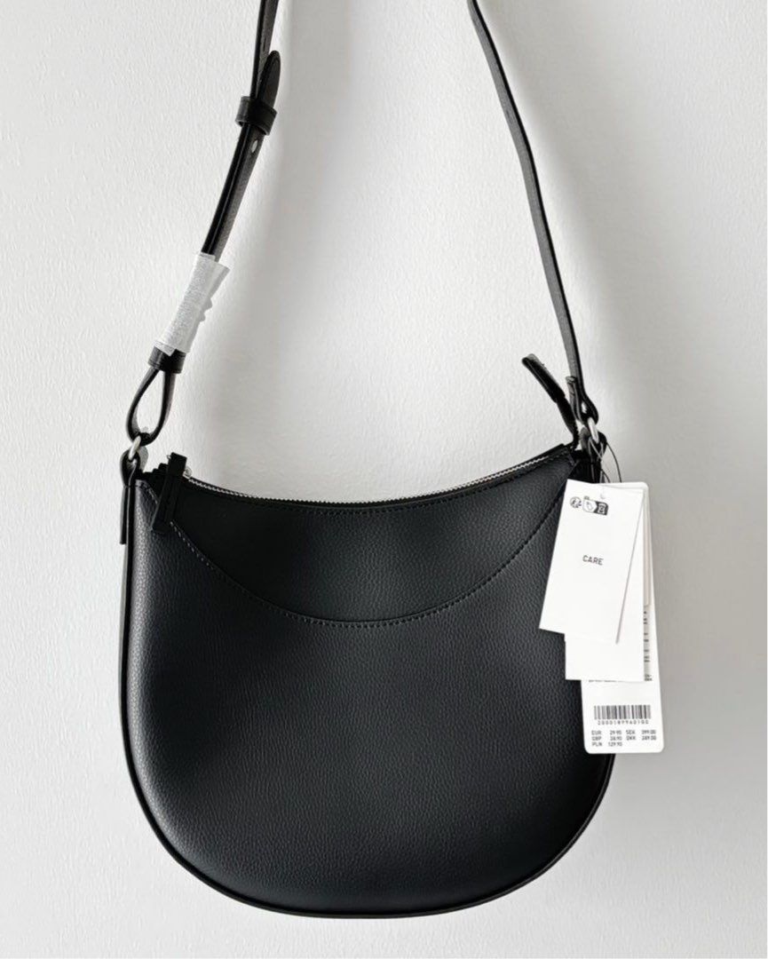 Uniqlo balck bag