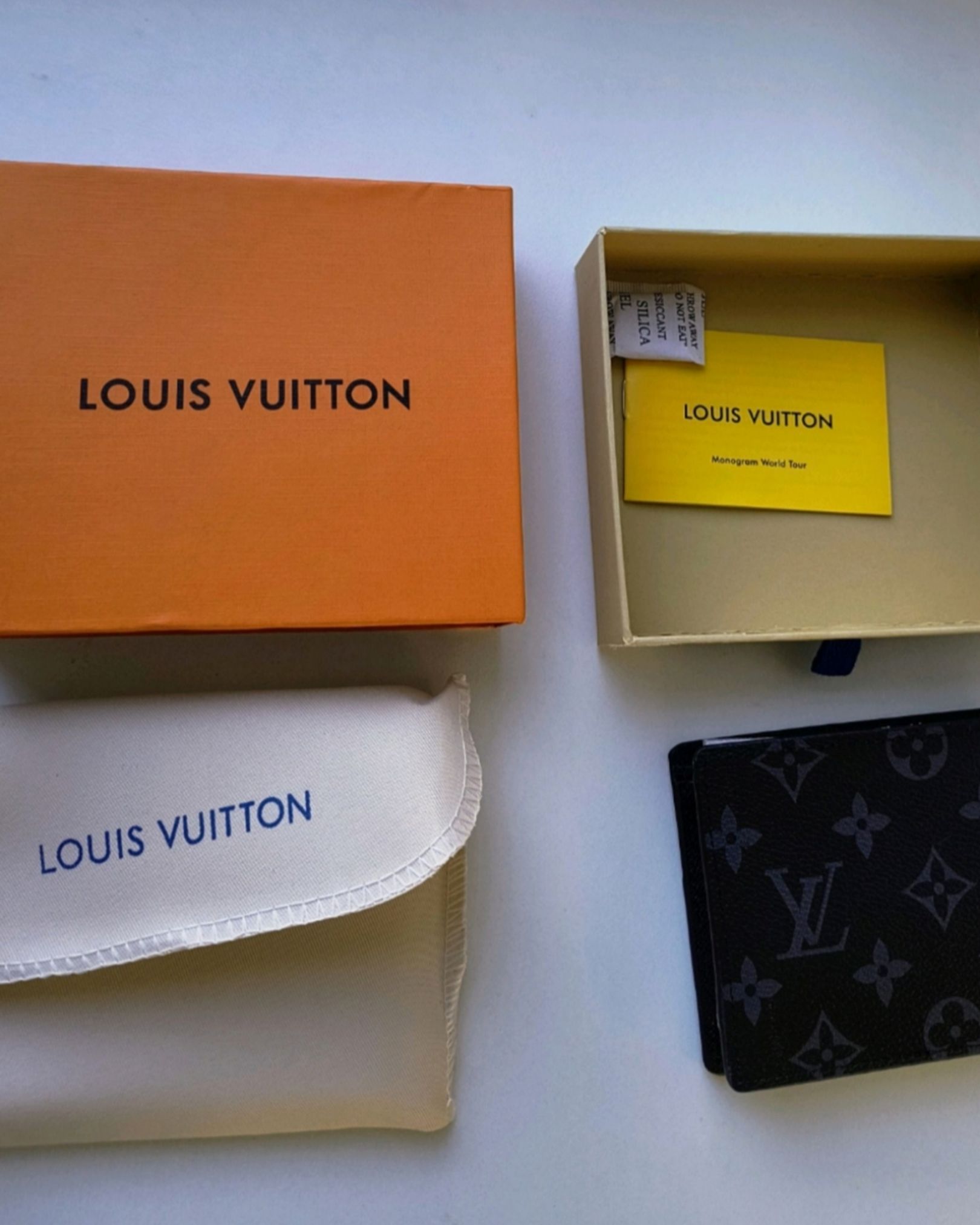 Louis Vuitton Pung