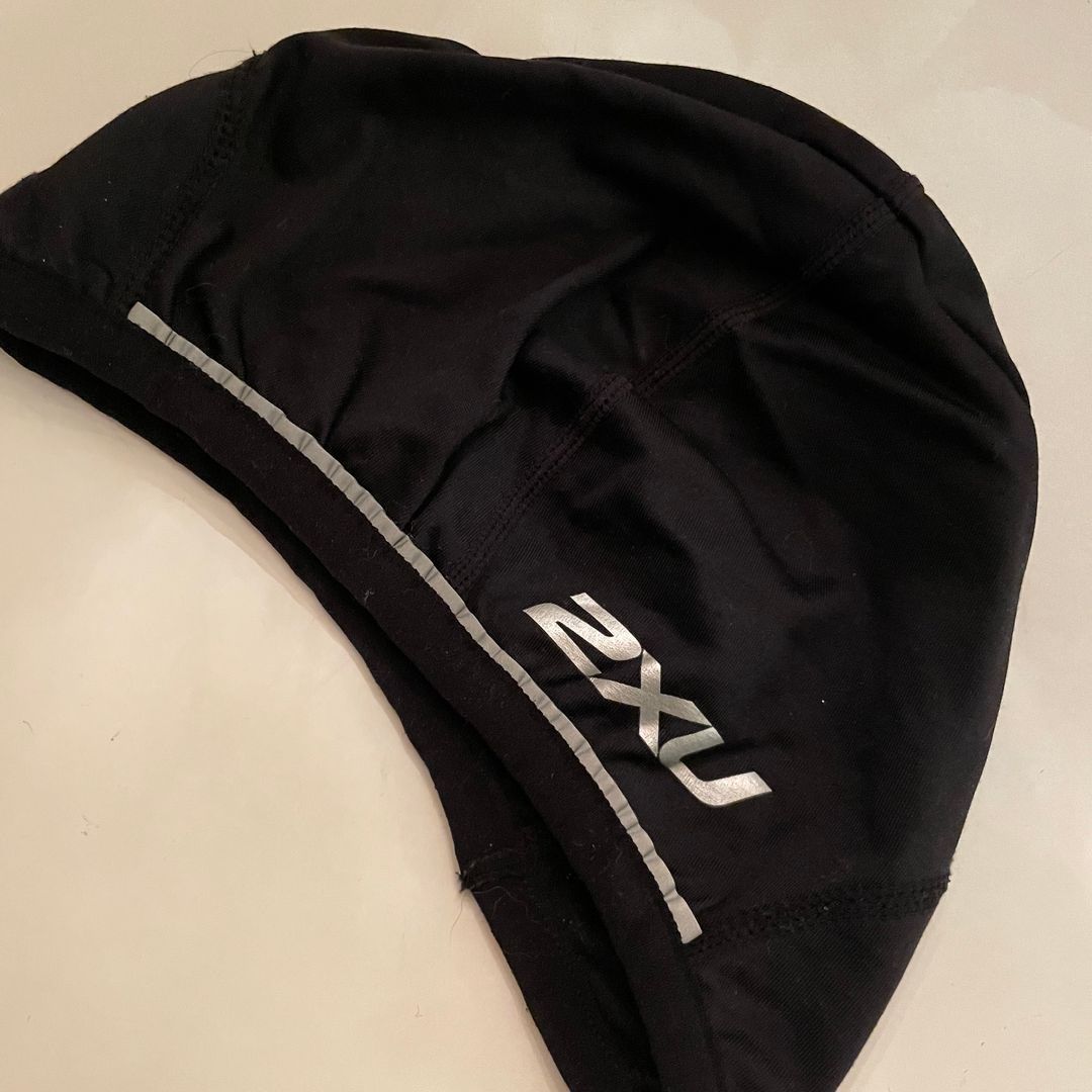 2XU run beanie