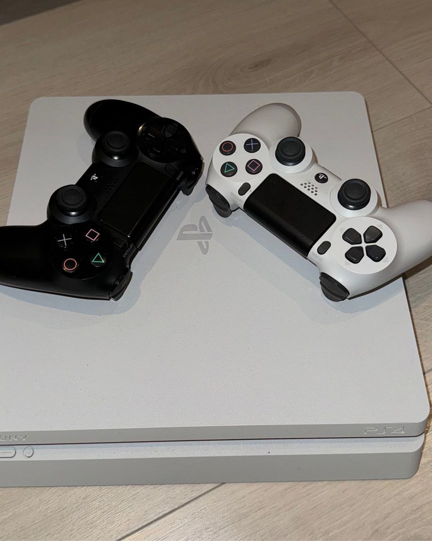 Playstation 4 Slim