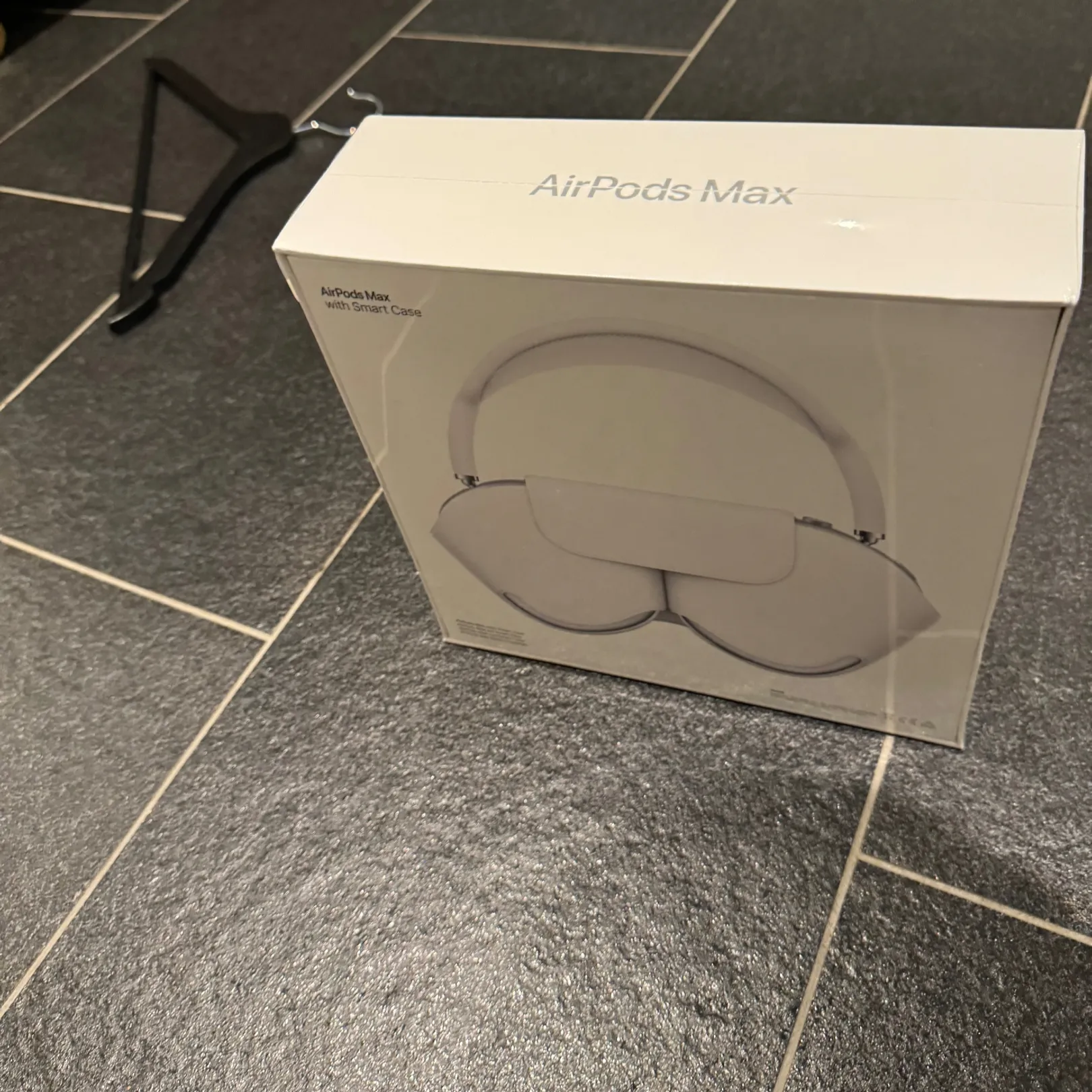 AirPods Max uåpnet