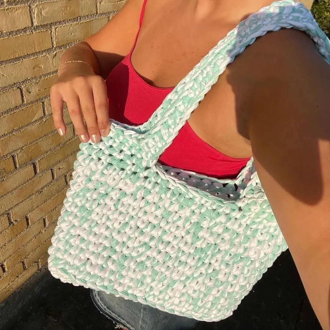 Crochet shoulderbag