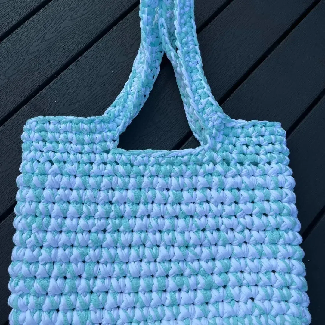 Crochet shoulderbag