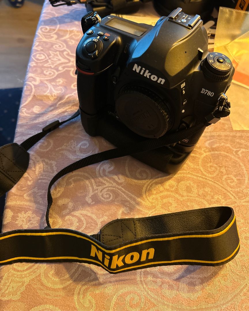 Nikon D780