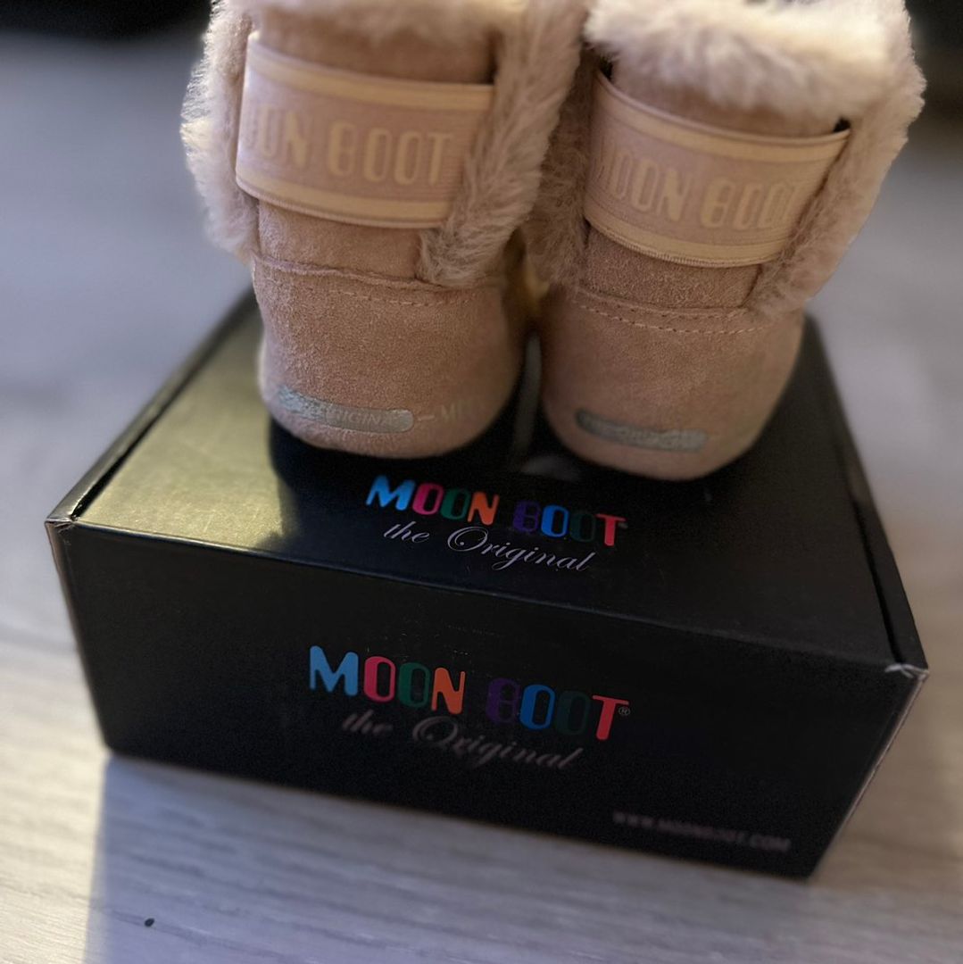 Moonboots