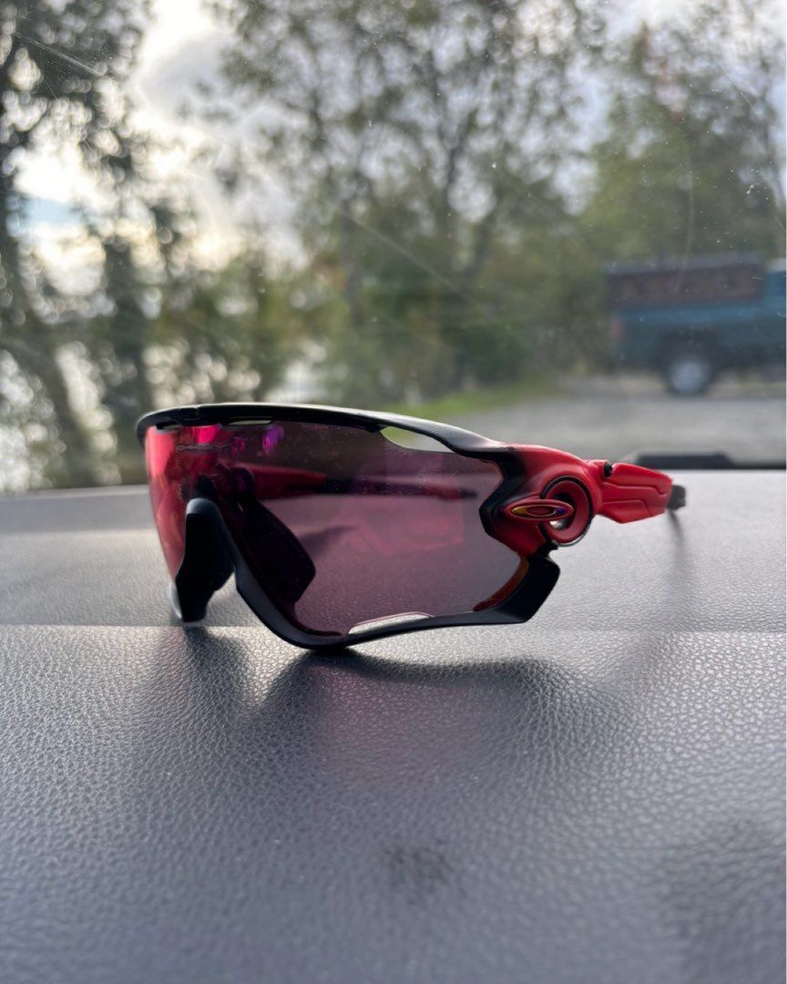 Oakley jawbreaker