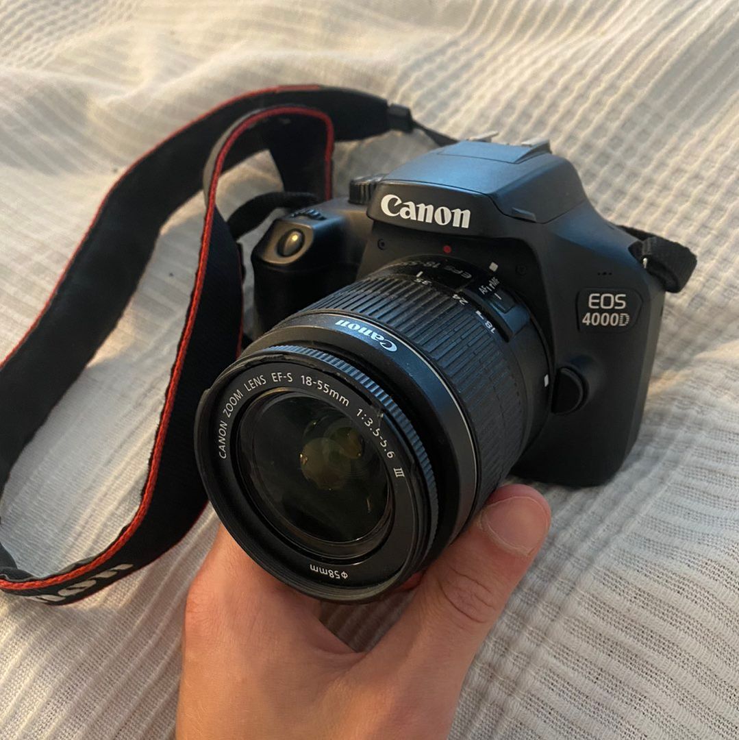 Canon eos 4000D