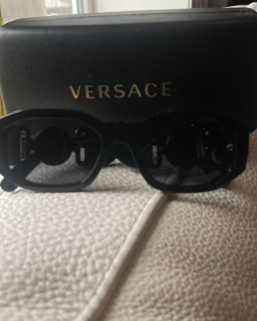 VERSACE