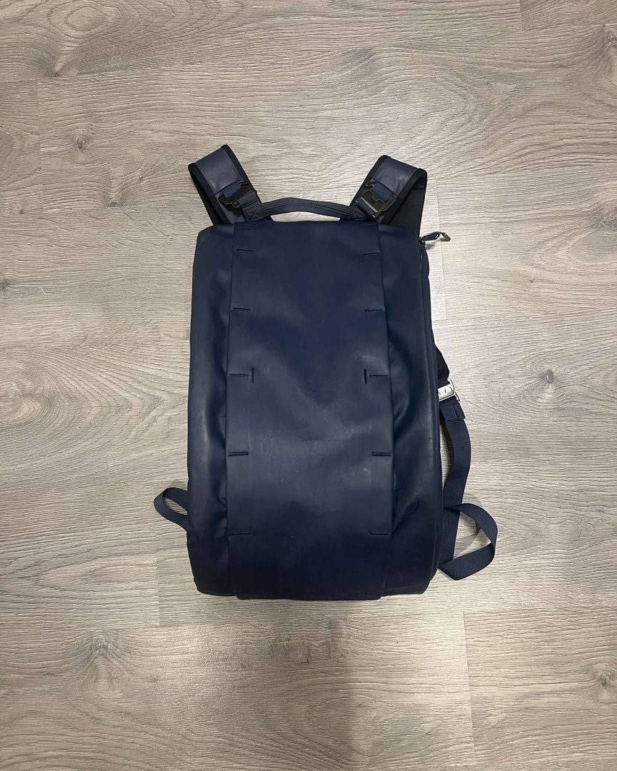 DB Hugger Base 15L